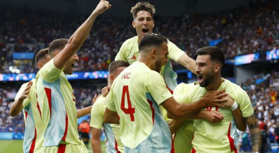 Lequipe nationale repete lor de Barcelone 92 ​​apres avoir battu