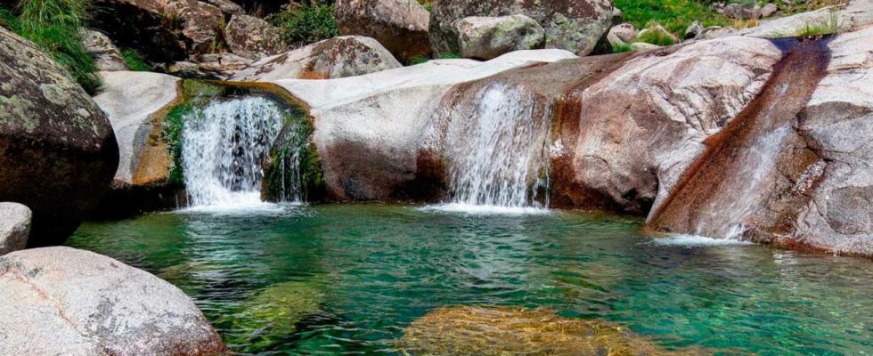 Limpressionnante ville de Gredos regorge de piscines naturelles quil faut