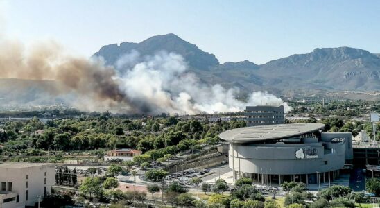 Lincendie de Benidorm sest stabilise et evolue favorablement