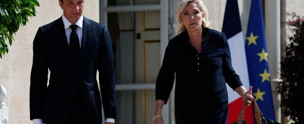 Macron exclut de nommer un Premier ministre de gauche et