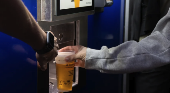 Metabar la machine espagnole qui sert de la biere fraiche