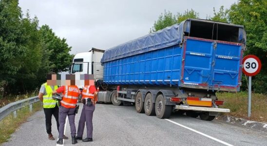 Un camion fait les ciseaux son conducteur multiplie par sept