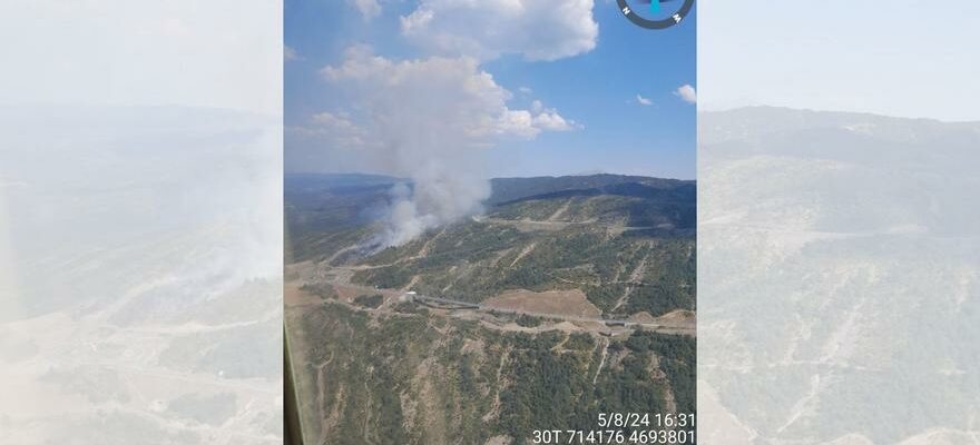 Un incendie de foret declare a Caldearenas qui affecte lA 23