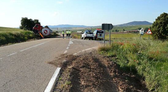 Une collision entre une camionnette et une voiture dans un