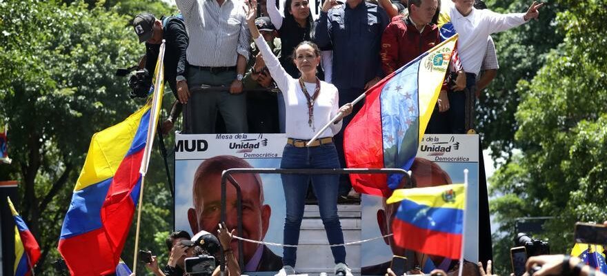 VENEZUELA MADURO MACHADO Corina Machado mene la manifestation de