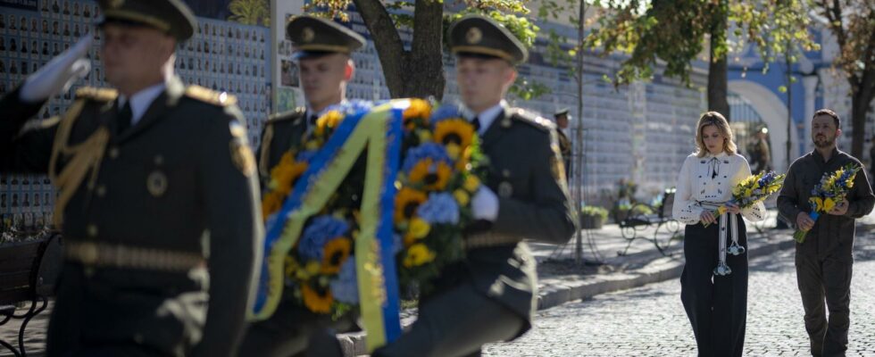 Zelensky celebre le Jour de lIndependance avec loffensive de Koursk