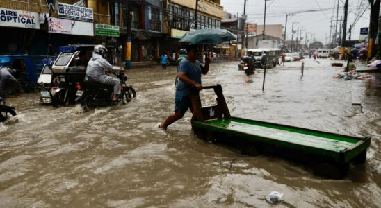 Au moins deux morts et dix blesses aux Philippines apres