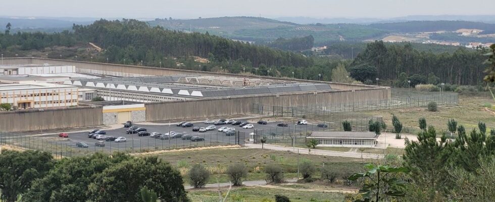 Cinq prisonniers se sont evades dune prison pres de Lisbonne