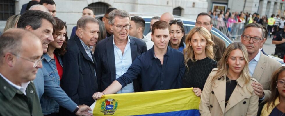 Edmundo prend son premier bain de masse a Madrid devant