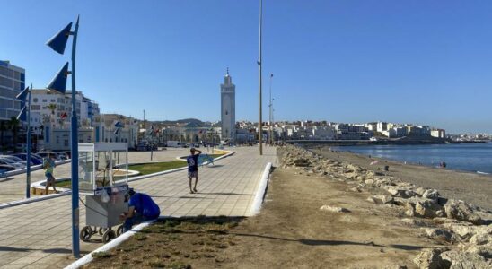 Fermeture intermittente de la frontiere de Ceuta alors que quelque