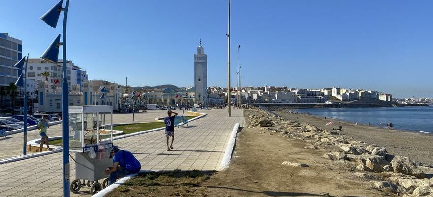 Fermeture intermittente de la frontiere de Ceuta alors que quelque