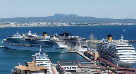 La Grece facturera 20 E pour chaque touriste debarquant dune