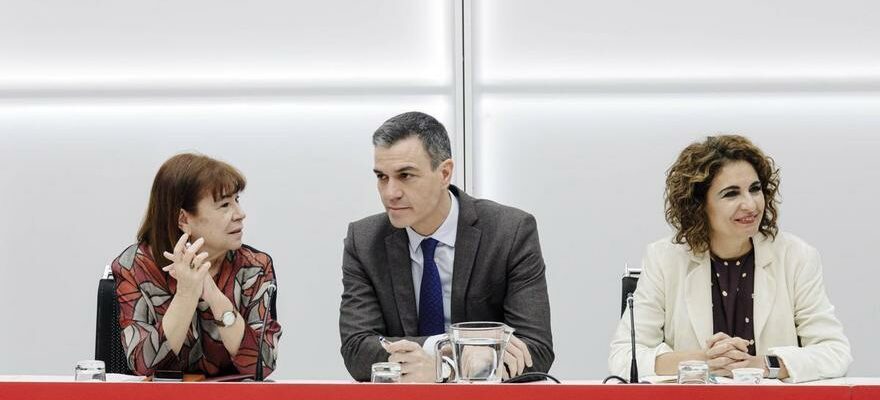 Le PSOE propose son Congres federal du 8 au 10