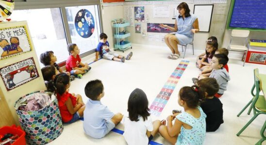 Les ecoliers retournent en classe avec des depenses educatives qui