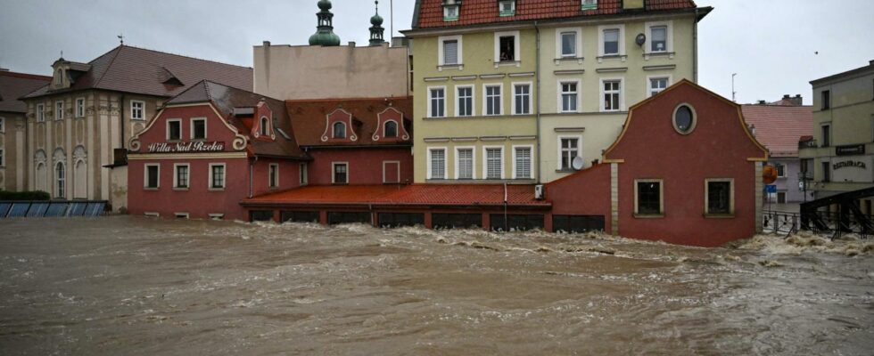 Les inondations en Europe de lEst font deja cinq morts