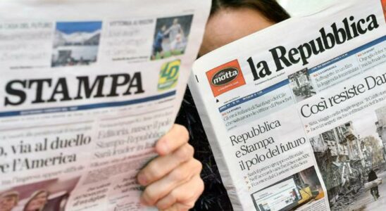 Les journalistes du journal italien La Repubblica se mettent en