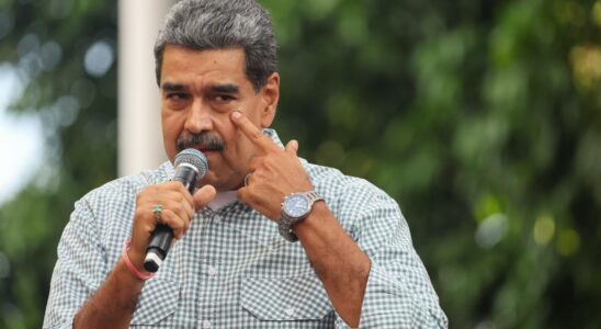 Maduro avance Noel au mois doctobre et accuse le fascisme