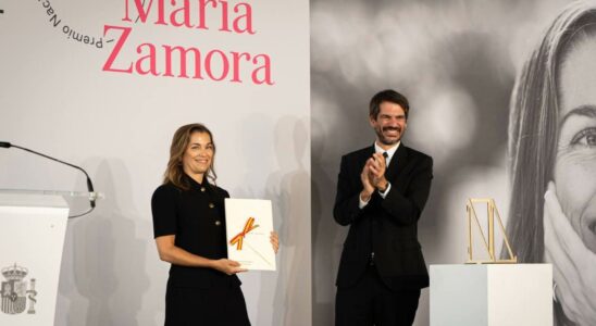 Maria Zamora recoit le Prix National du Cinema et demande