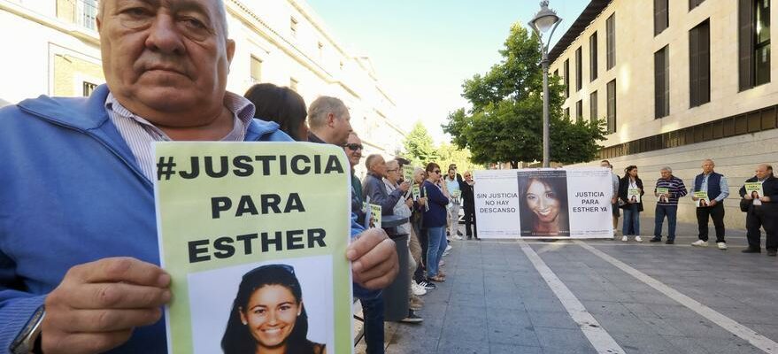 Plus de cinquante manifestants demandent justice pour Esther Lopez a