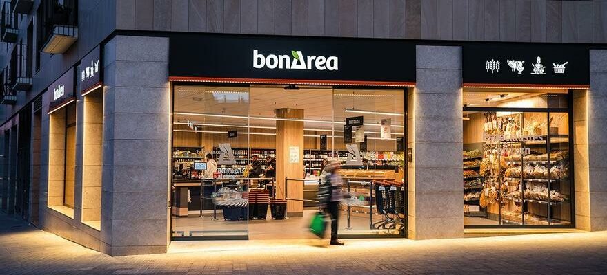 STRATEGIE DU RESTAURANT BONAREA Ouvrir pendant que dautres ferment