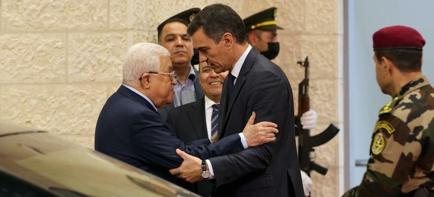 Sanchez rencontre pour la premiere fois Mahmud Abbas apres la