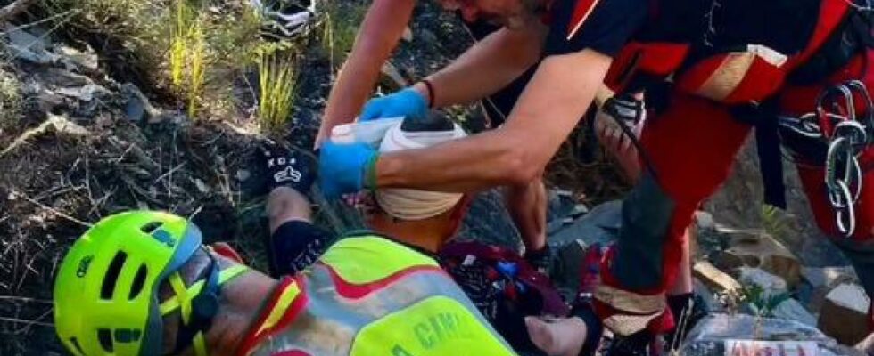 Un cycliste a ete secouru apres etre tombe de son