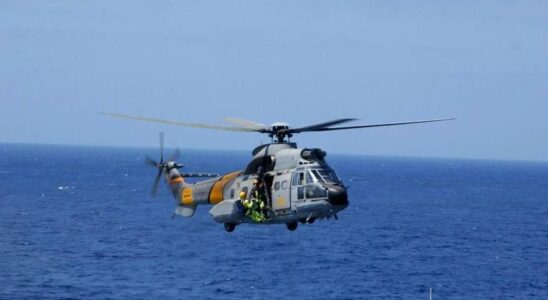 Une femme attaquee par un requin meurt dans lhelicoptere de