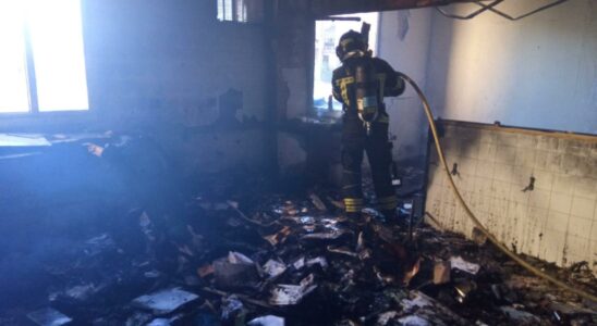 Une usine abandonnee brule dans une ville de Valladolid