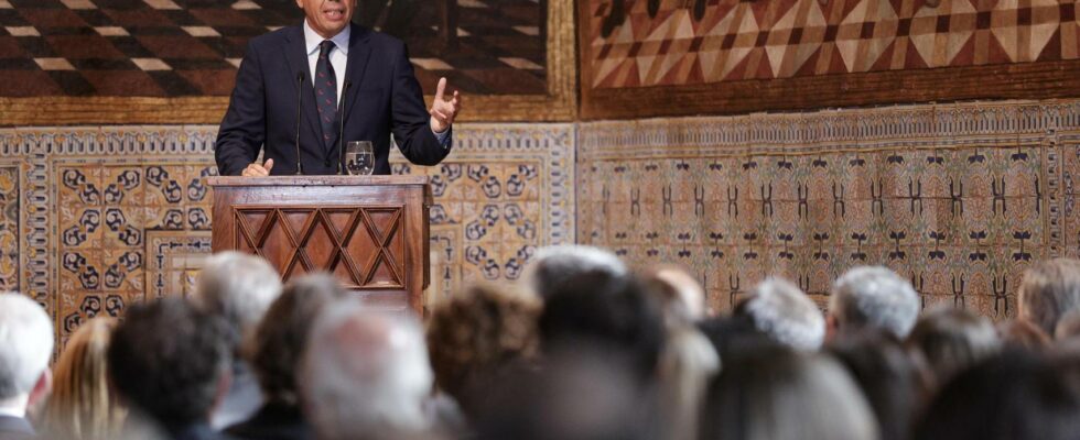 Carlos Mazon appelle au dialogue politique sans privileges taureaux