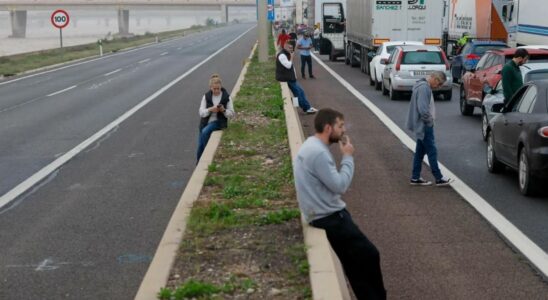 Ce sont les routes qui restent fermees a la circulation