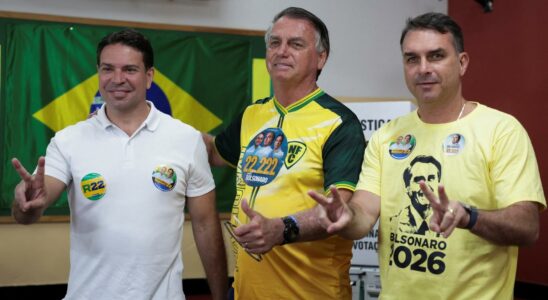 Deux des enfants de Jair Bolsonaro sont elus conseillers aux