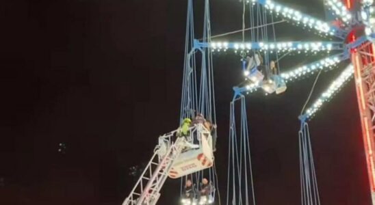 En images Operation de sauvetage spectaculaire dans une attraction