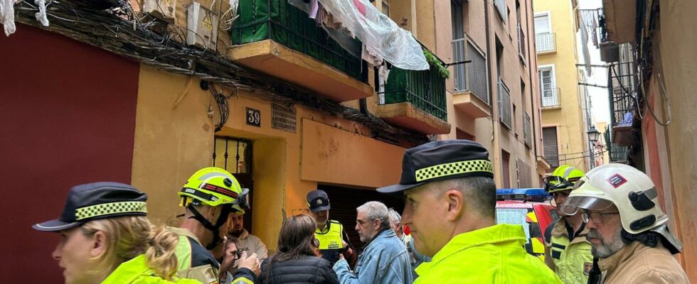 Huit familles sont expulsees dun immeuble du Casco de Zaragoza