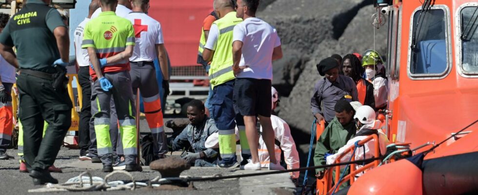 Ils recherchent a El Hierro une pirogue a la derive