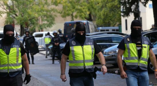 La Police reprend les Trois Mille Maisons