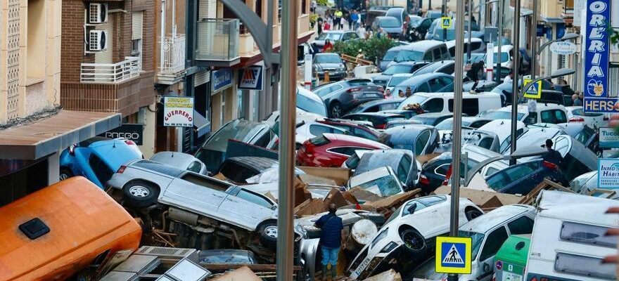 La pire catastrophe meteorologique a Valence fait deja 92 morts