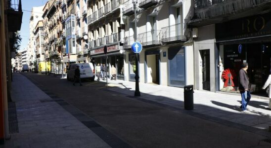 La rue Manifestacion rouvre apres sa renovation et apres avoir