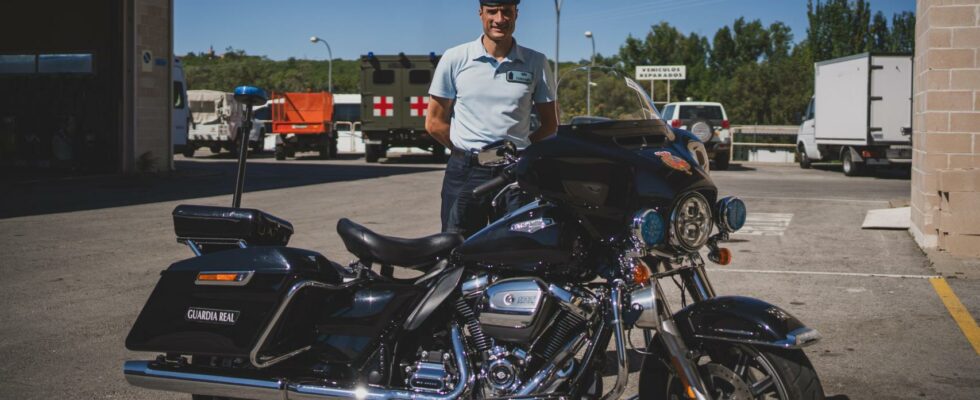 Le brigadier Cordobes motard de la Garde Royale et champion