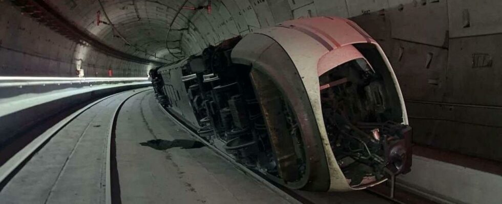 Le renversement dune locomotive et une tentative de suicide bloquent