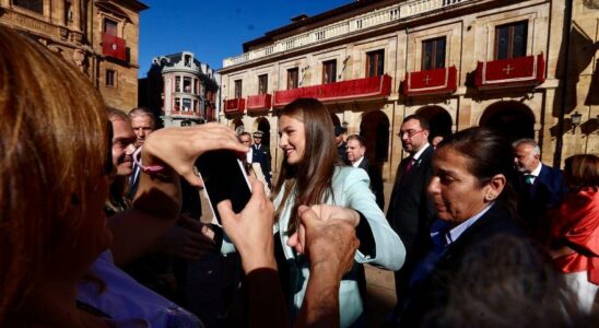 Leonor recoit la Medaille dOr des Asturies et est nommee