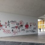 Les graffitis reviennent sur ce batiment emblematique trois mois apres