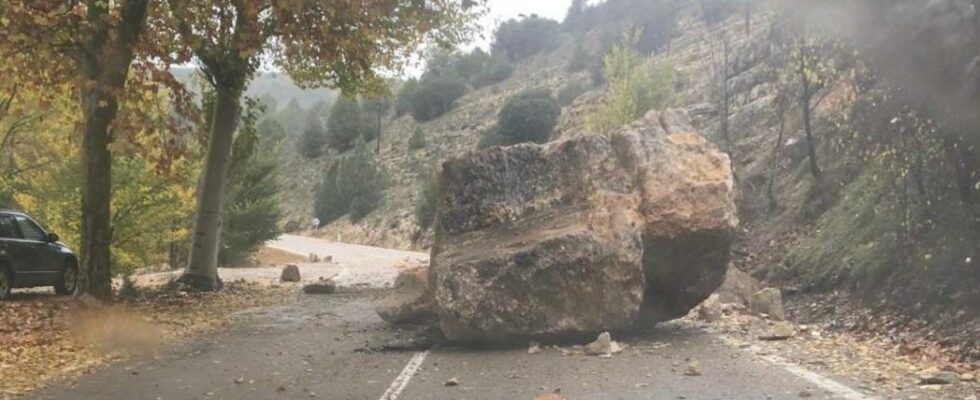 Les pluies a Teruel font tomber un gros rocher au