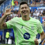 Lewandowski samuse avec un triple contre Alaves et place Barcelone