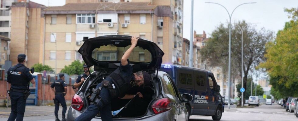 Macro operation policiere dans les Trois Mille Foyers apres la fusillade