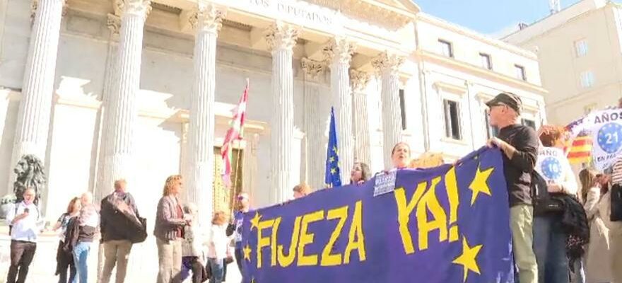 Manifestation devant le Congres contre labus du travail temporaire dans