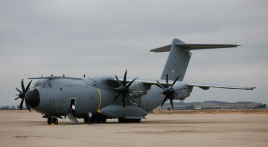 Margarita Robles annonce lenvoi de deux avions de lArmee de