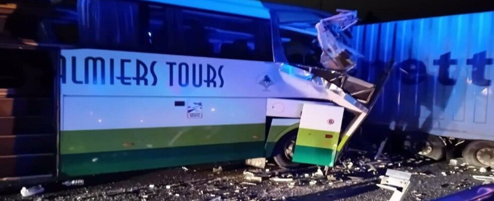 Onze blesses a Grenade apres la collision du bus dans