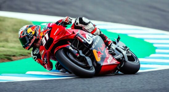 Pedro Acosta fait ses debuts en pole en MotoGP et