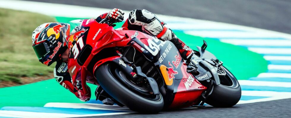 Pedro Acosta fait ses debuts en pole en MotoGP et