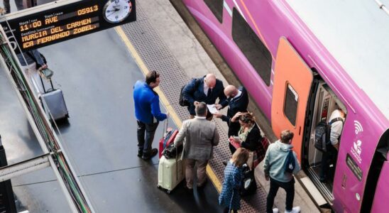 TRAIN DERAIL DANS UN TUNNEL Adif et Renfe vont